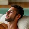 Thomas détendu après un massage relaxant